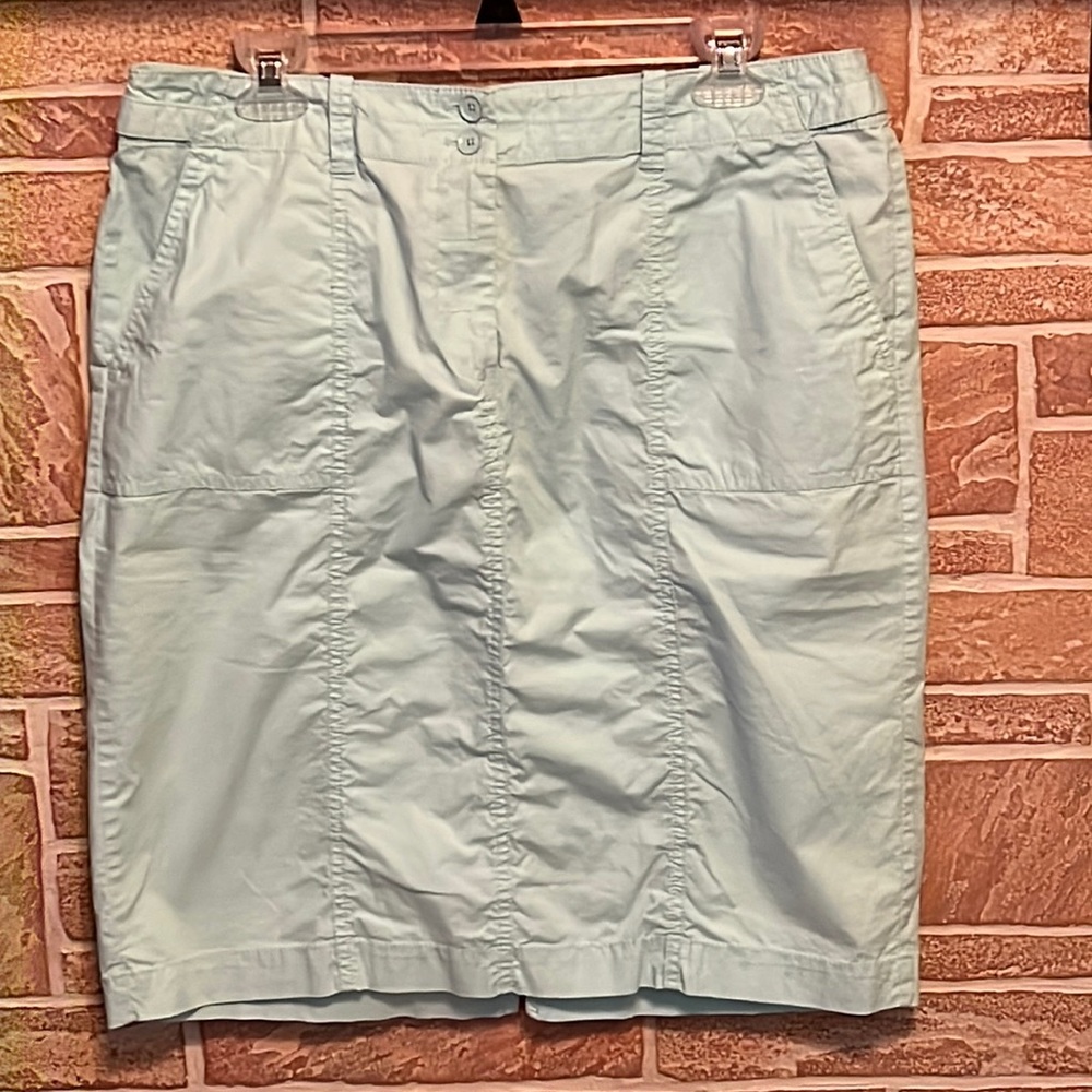 Talbots Mint Green Womens Midi skirt. Size 12